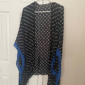 ☀️stylish polka dot kimono with royal blue trim☀️